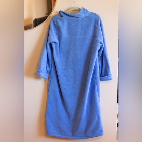 L.L. Bean Women’s Winter Fleece Robe, Zip Front - Picture 4 of 5